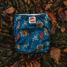 Load image into Gallery viewer, Fox and the fawn