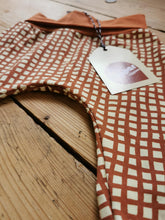 Load image into Gallery viewer, Hot Cross Bum Leggings