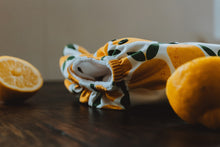 Load image into Gallery viewer, Squeeze me baby